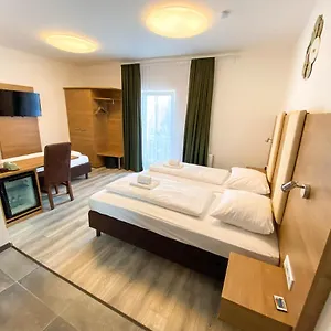 Apartament Gede
