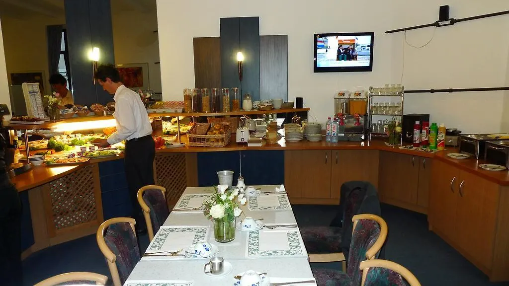Opera Hotel Koeln 3*, Cologne
